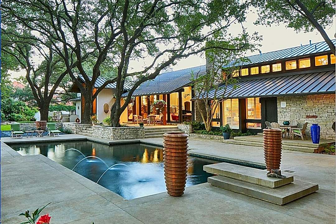 Custom Pool Design and Construction